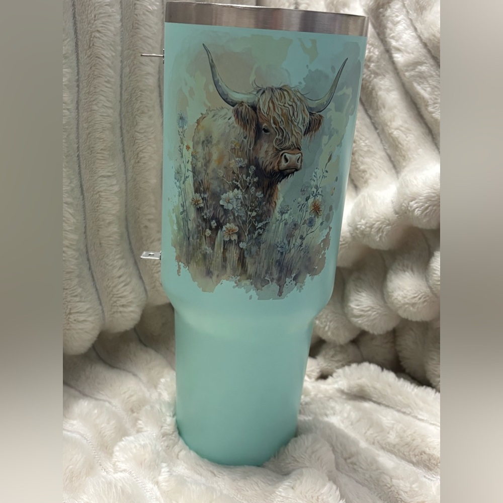 NEW 40 oz Aqua Tumbler with Highland Cow Design